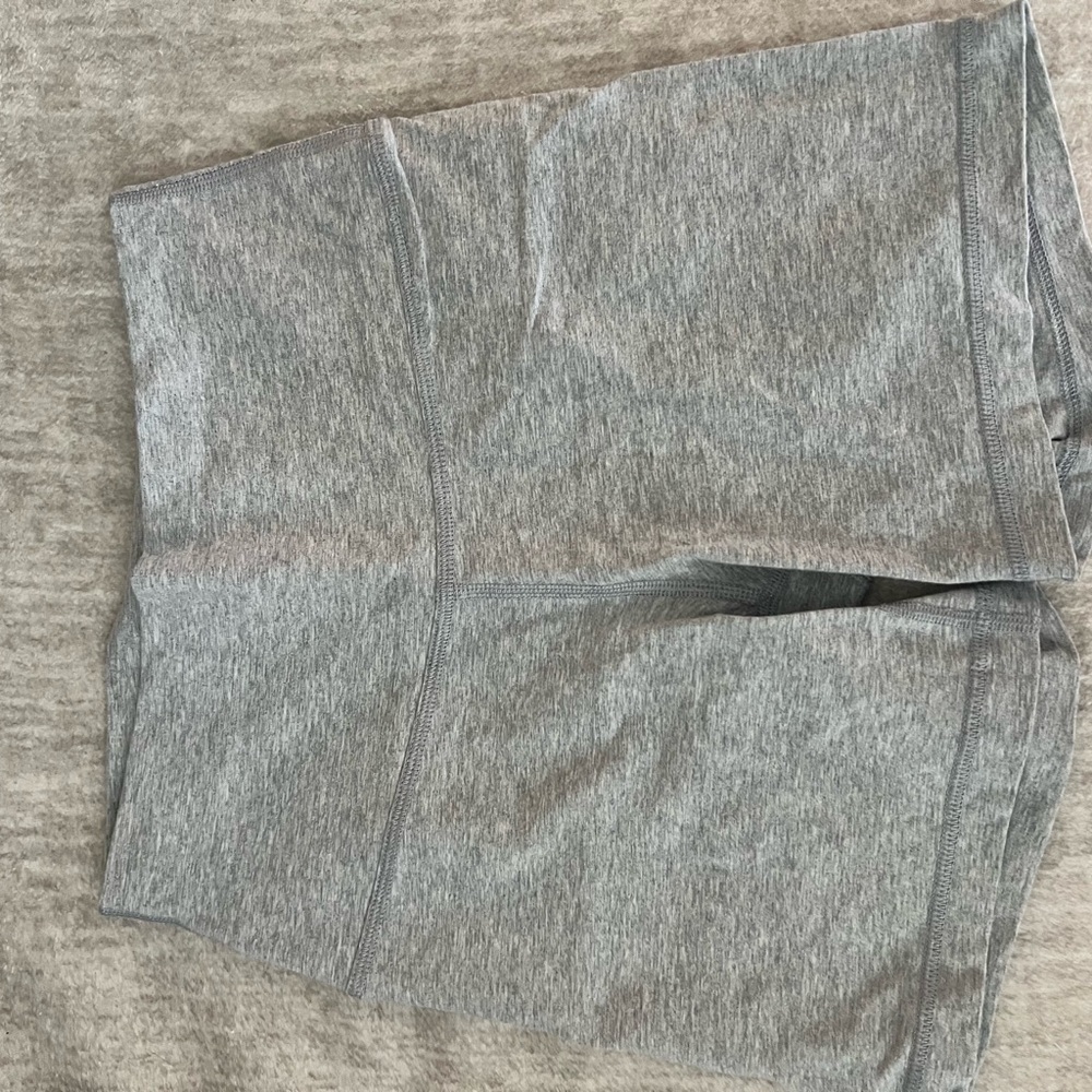 Aritzia TNA biker shorts in heather chrome